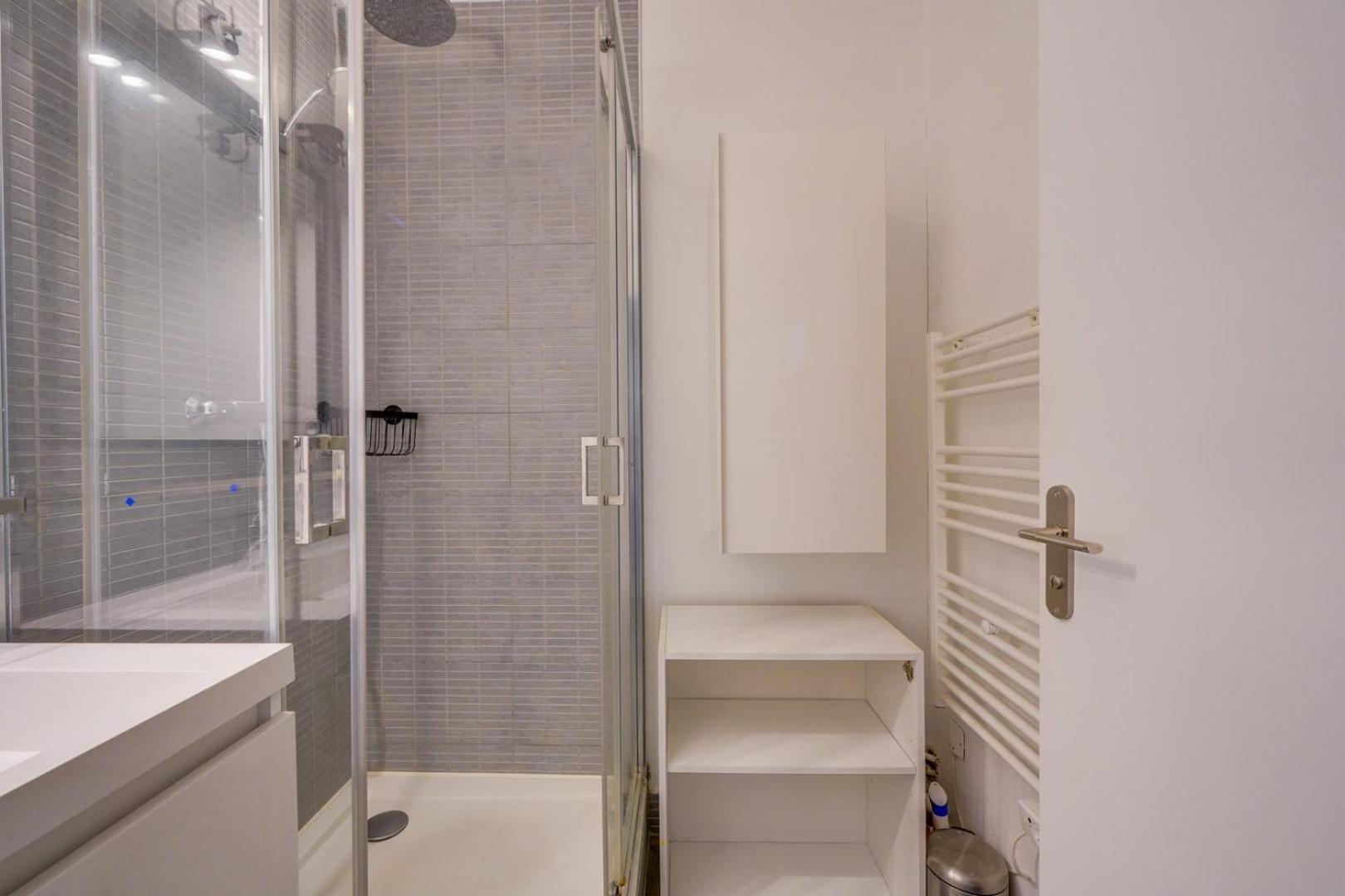 Pleasant Flat In Bordeaux With Terrace And Parking Apartment Bagian luar foto