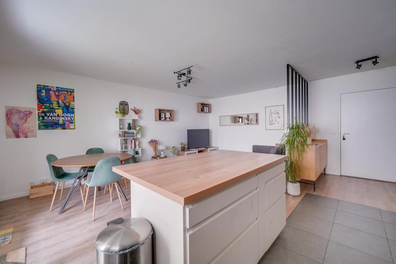 Pleasant Flat In Bordeaux With Terrace And Parking Apartment Bagian luar foto