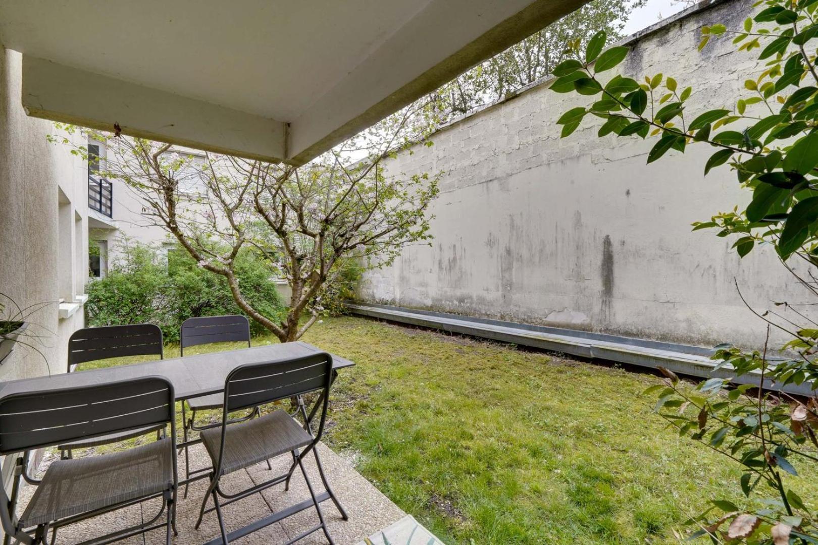 Pleasant Flat In Bordeaux With Terrace And Parking Apartment Bagian luar foto